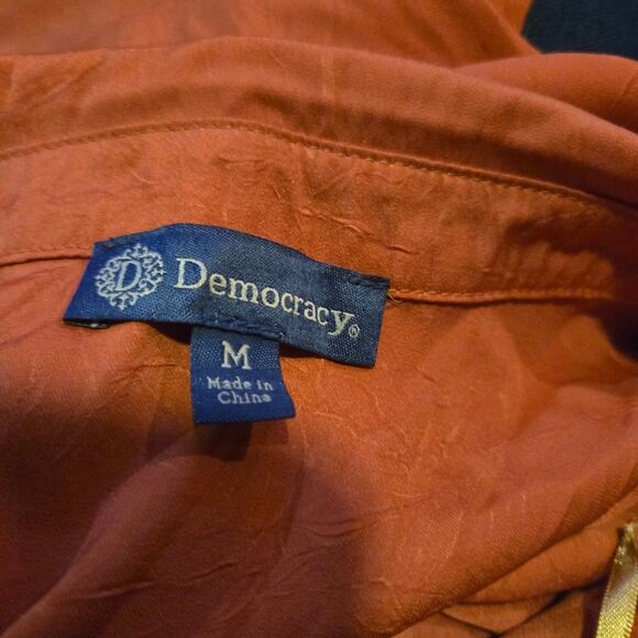 Democracy Terracotta Blouse Medium Roll-Tab Sleeve Button Front - Picture 3 of 11